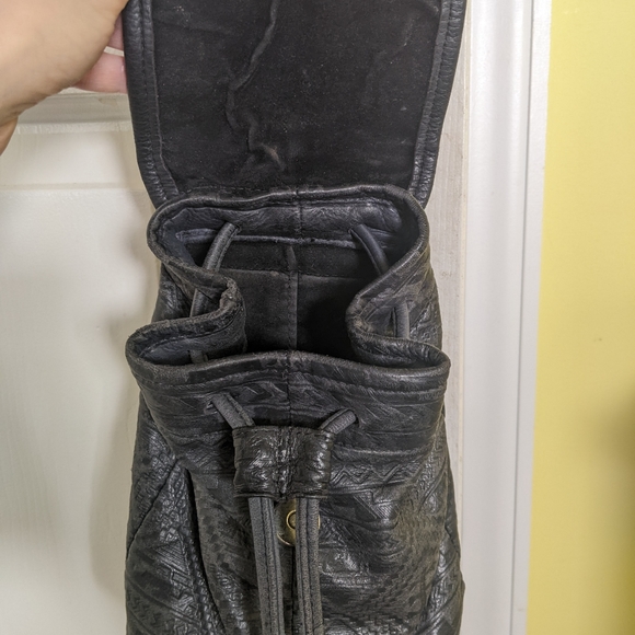 Leather mini back pack - Picture 3 of 5